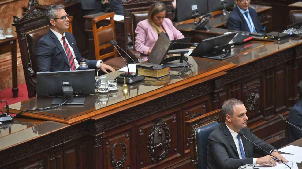 030526_menem_adorni_congreso_cuarterolo_g