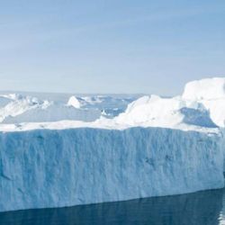 Los grandes glaciares continentales continúan retrocediendo a un ritmo alarmante y peligroso. 