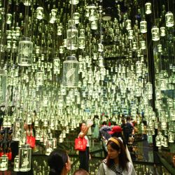 Personas visitan el Museo de Ciencia y Tecnología de Hainan, en Haikou, en la provincia de Hainan, en el sur de China. | Foto:Xinhua/Pu Xiaoxu