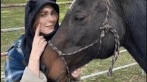 Lilia Lemoine terminó con el pómulo hinchado por "cabalgar a pelo"