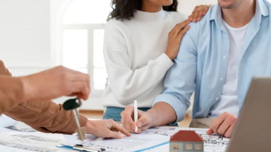 Córdoba mejoró su calificación crediticia y quedó más cerca de conseguir financiamiento en mejores condiciones