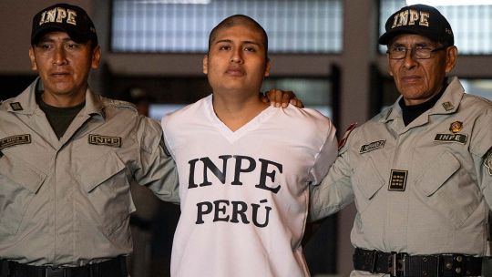 Rapado, de blanco y con un fuerte operativo: así es la extradición de 