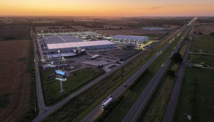 Mirá en vivo la inauguración de la nueva planta de Mercedes-Benz Camiones y Buses en la Argentina