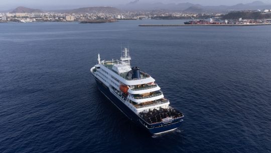 Race to find port for cruise ship battling deadly rodent virus