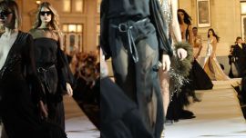 Claudia Arce celebró 40 años en la moda con “Eterna”, una colección que reafirma su universo de alta costura