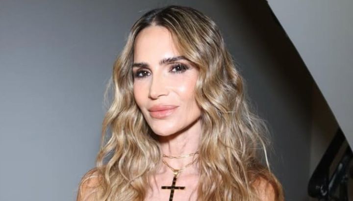 María Vázquez y un look soft gothic ideal para el día o la noche: transparencias y tendencia