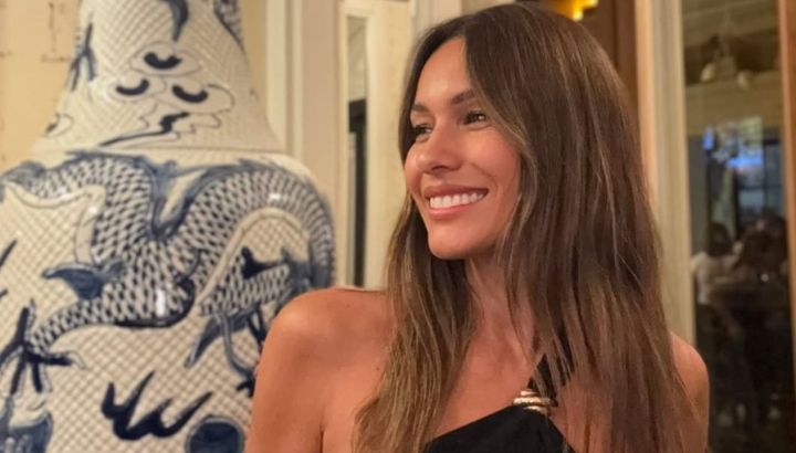 Adiós falda midi: Pampita marca tendencia con su look asimétrico y falda cascada