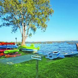  En Vitel no se alquilan embarcaciones, pero se permite la pesca con kayaks y lanchas con motores de hasta 40 HP.