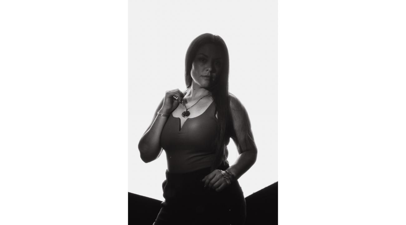 Noelia Anahí presenta “Ecos de una loba”, un homenaje íntimo y conceptual que resignifica la obra de Shakira