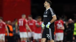 Dibu Martínez en Europa League 