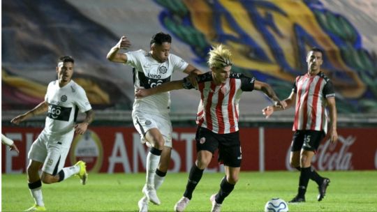 Barracas Central se complicó ante Olimpia y quedó al borde de la eliminación en Sudamericana