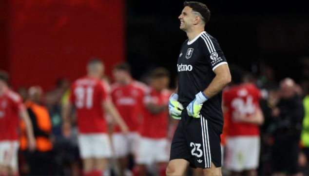 Dibu Martínez en Europa League