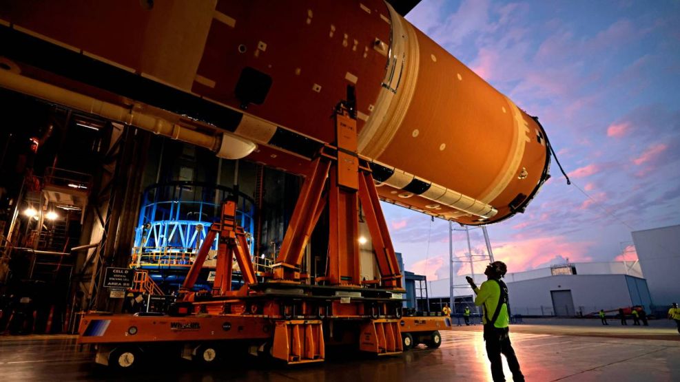 Ensamblaje cohete SLS para la misión que se lanzará en 2027 07052026