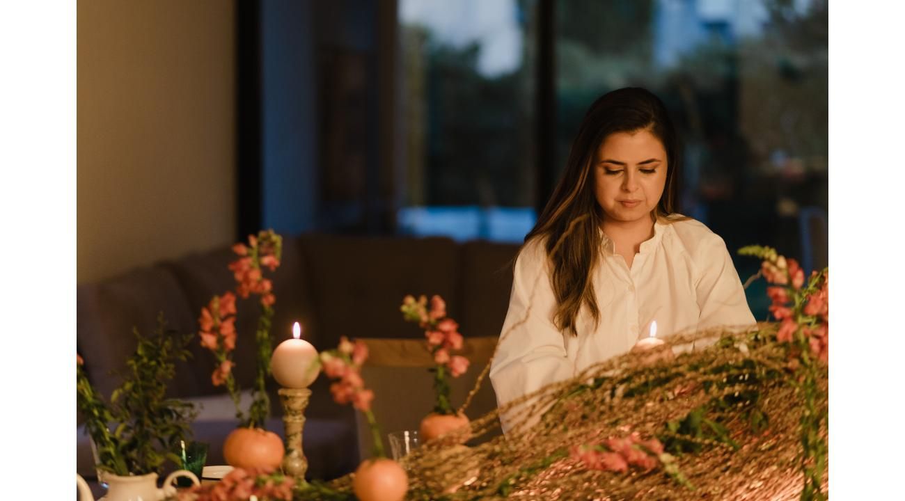 El Arte de Ritualizar lo Cotidiano: Cuando la Mesa se Vuelve Destino