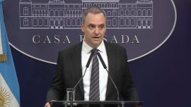 Manuel Adorni esquivó preguntas y solo hablaron Caputo y Monteoliva: "Solo responderán los ministros"