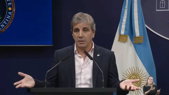 Luis Caputo mostró su respaldo a la gestión de Milei: "Nadie va a dejar de invertir por la declaración jurada de Adorni" 