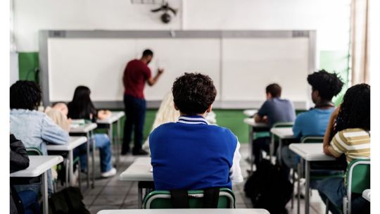 Singapur autoriza a los maestros a azotar a alumnos para combatir el bullying
