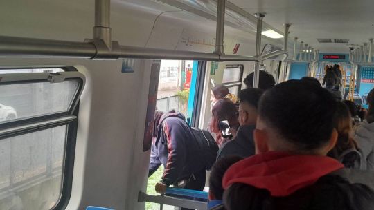 Una formación del Ferrocarril Sarmiento embistió una camioneta en Ciudadela