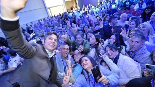 Agenda gremial, críticas a Milei y cautela política: Kicillof pasó por Córdoba sin incomodar a Llaryora