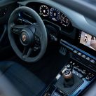 Manejamos el Porsche 911 Carrera T: larga vida a la caja manual