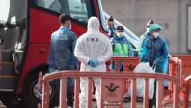 Hantavirus: los pasajeros del crucero MV Hondius comenzaron a desembarcar en Canarias