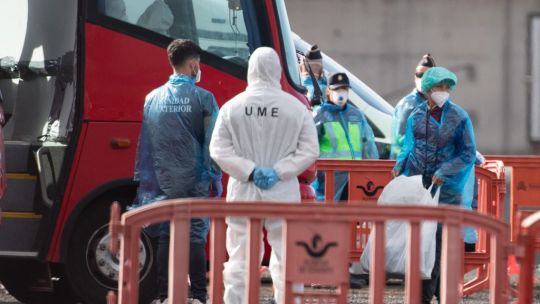 Hantavirus: los pasajeros del crucero MV Hondius fina desembarcar en Canarias