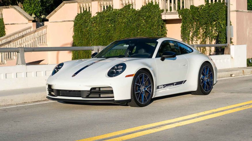 Manejamos el Porsche 911 Carrera T: larga vida a la caja manual