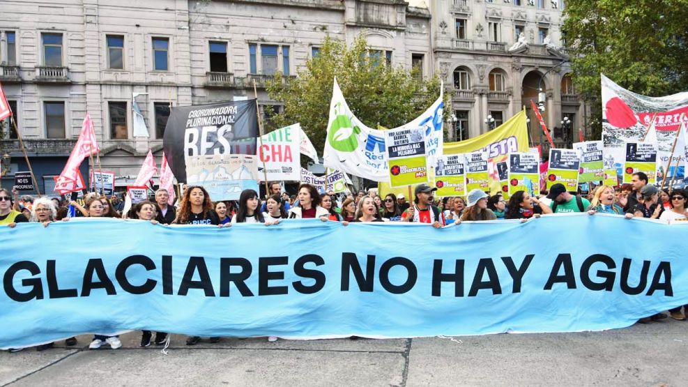 100526_ley_glaciares_protesta_cuarterolo_g
