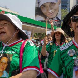 Madres, familiares y colectivos de búsqueda de personas desaparecidas participan en la "XIV Marcha de la Dignidad Nacional: Madres Buscando a sus Hijos, Hijas, Verdad y Justicia" en la Ciudad de México. | Foto:Gerardo Magallon / AFP