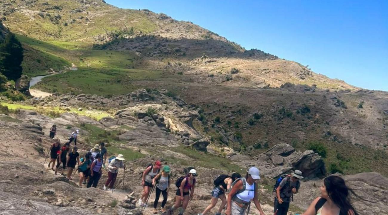 Experiencia Mindfulness y Trekking: Un viaje de conexión profunda en La Cumbrecita
