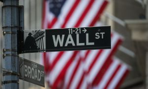 Traders At The NYSE As S&P Futures Rise As EU-US Deal Eases Trade Fears