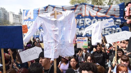 Desafío a la marcha universitaria: el Gobierno recortó ayer más de 100 mil millones en ciencia y educación