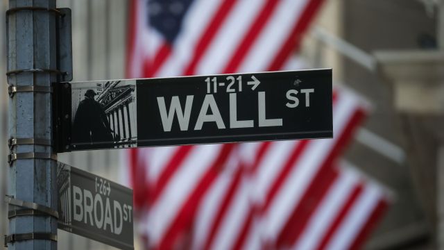 Traders At The NYSE As S&P Futures Rise As EU-US Deal Eases Trade Fears