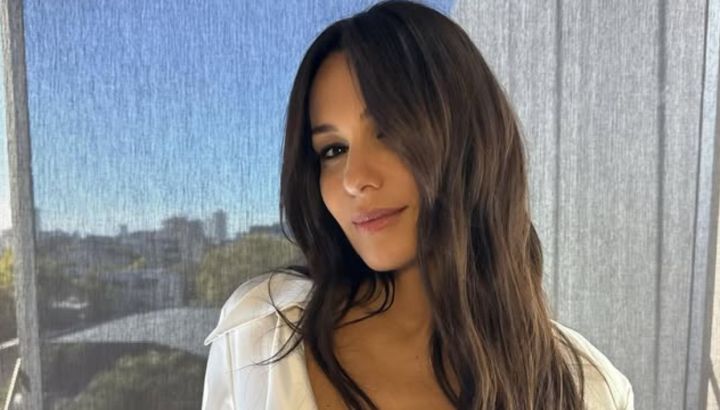 Tras confirmar su separación, Pampita deslumbró con un book desde la playa: el contundente mensaje