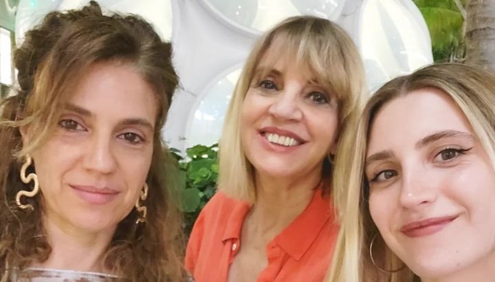 Las vacaciones de Teté Coustarot, su hija, Josefina Villar, y su nieta, Sayi, en Miami	