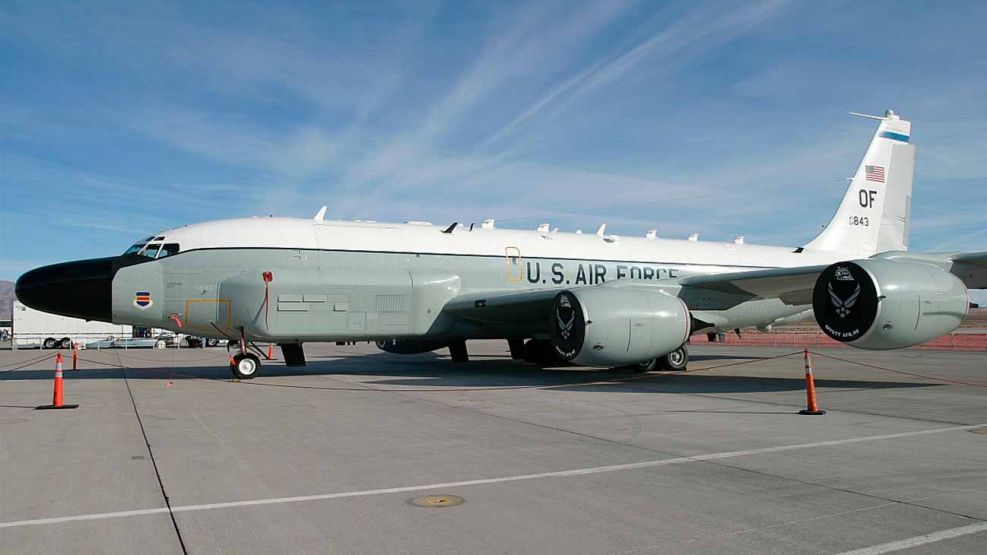 El Boeing RC 135V Rivet Joint de la Fuerza Aérea de Estados Unidos se especializa en interceptación e inteligencia