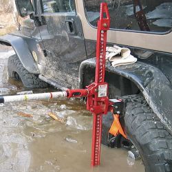 Hi-lift: de qué manera utilizarlo según la situación off road en el terreno.