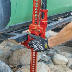 Hi-lift: de qué manera utilizarlo según la situación off road en el terreno.