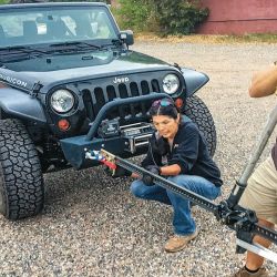 Hi-lift: de qué manera utilizarlo según la situación off road en el terreno.