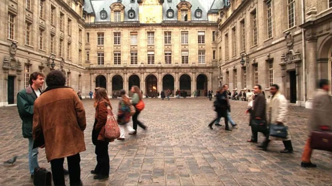 Protestas en Francia contra el aumento de matrículas universitarias a estudiantes extranjeros