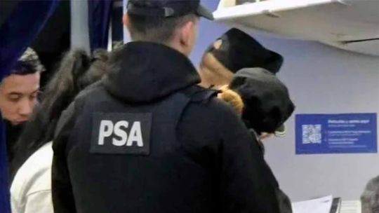 Sexo en el avión: la excusa que le habría dado el arquitecto a su esposa