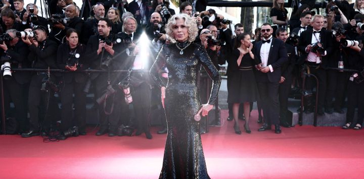 La actriz estadounidense Jane Fonda llega a la ceremonia de inauguración y a la proyección de la película "La Venus electrique" (El beso eléctrico) en la 79ª edición del Festival de Cine de Cannes, en Cannes, al sur de Francia.