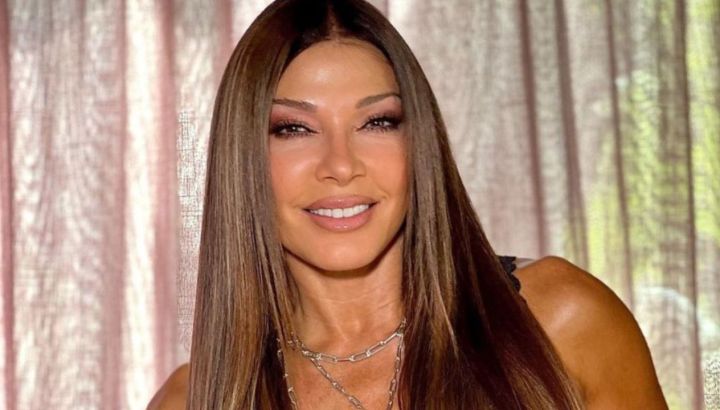 Catherine Fulop mostró el banco de leche que armó para su nieta, Gia, en su casa