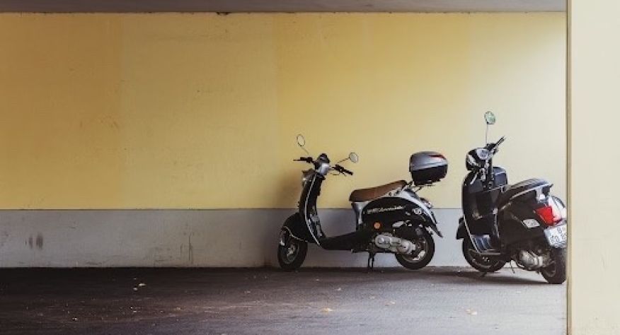 Motos