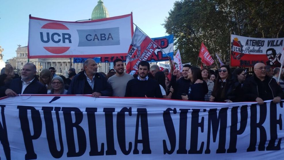 UCR. Ferrer se mostró con Chiarella en la marcha federal universitaria en CABA