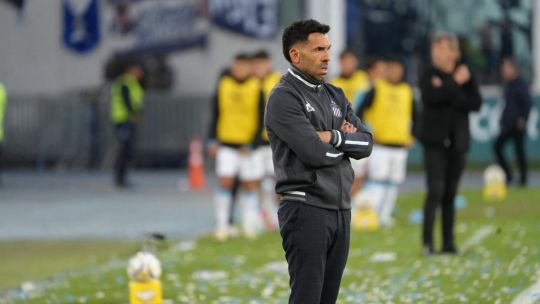 Carlos Tévez dejó de ser el técnico de Talleres: Triste, solitario y final