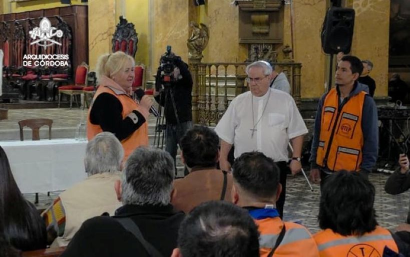 CATEDRAL DE CÓRDOBA. El cardenal Rossi recibió a los naranjitas.