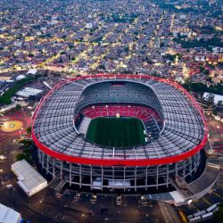 Imagen tomada con un dron del simbólico Estadio Azteca de la Ciudad de México, sede del partido inaugural de la Copa Mundial de la FIFA 2026, en la Ciudad de México, capital de México. México será coanfitrión de la Copa Mundial de la FIFA 2026 en junio y julio de este año, junto con Estados Unidos y Canadá, convirtiéndose en el primer país del mundo en albergar tres torneos de la Copa Mundial. | Foto:Xinhua/Li Muzi
