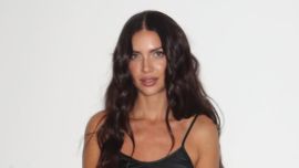 Zaira Nara se sumó al pijama style para un look urbano cómodo y canchero