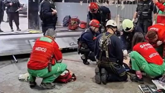 Murió un hombre de 73 años aplastado por el portón de una gomería en Almagro